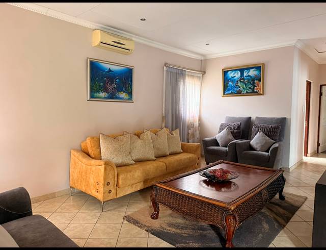 3 BEDROOM TOWNHOUSE FOR SALE IN SAFARI GARDENS
